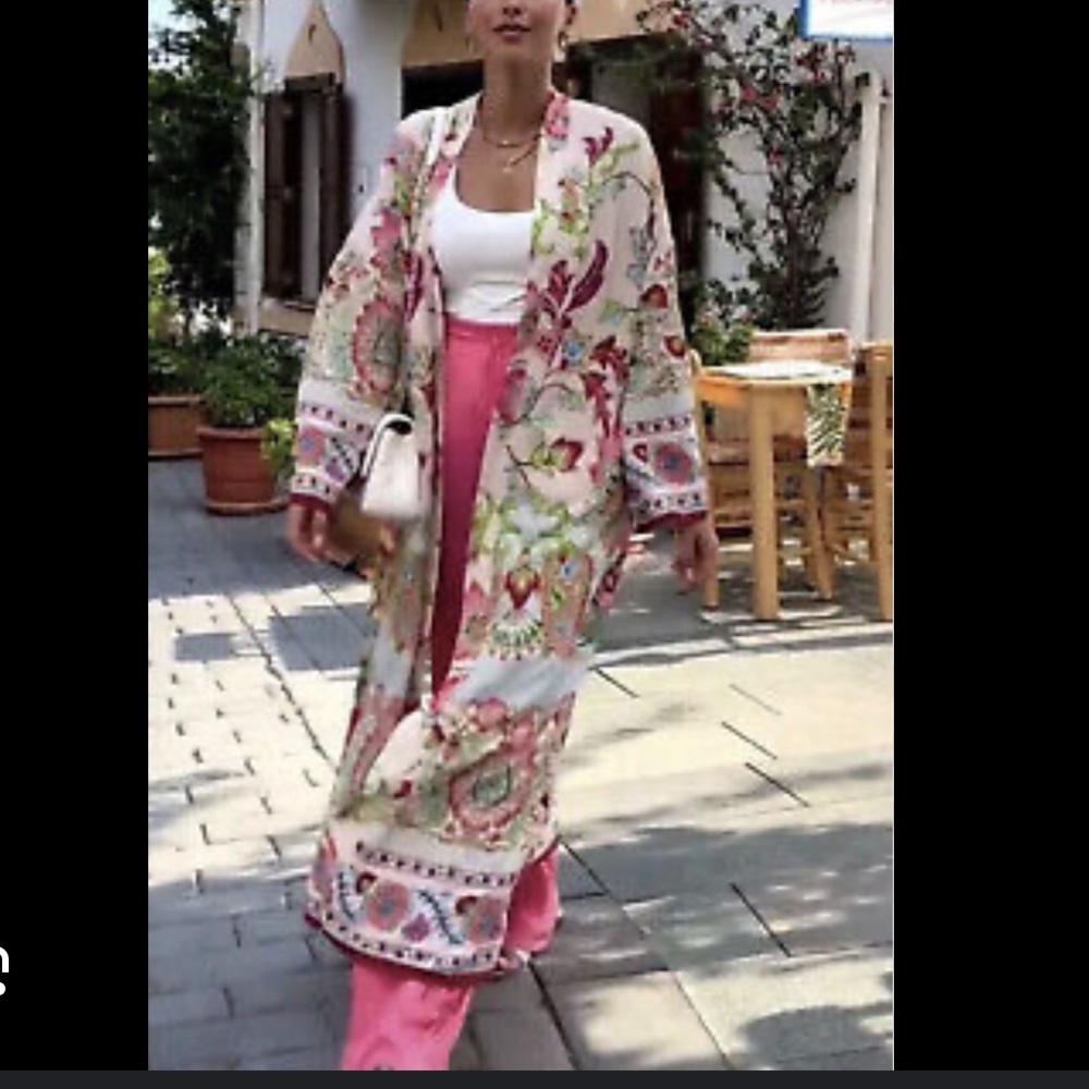 NWT ZARA PRINT KIMONO BLOGGER FAVE🔥🔥
